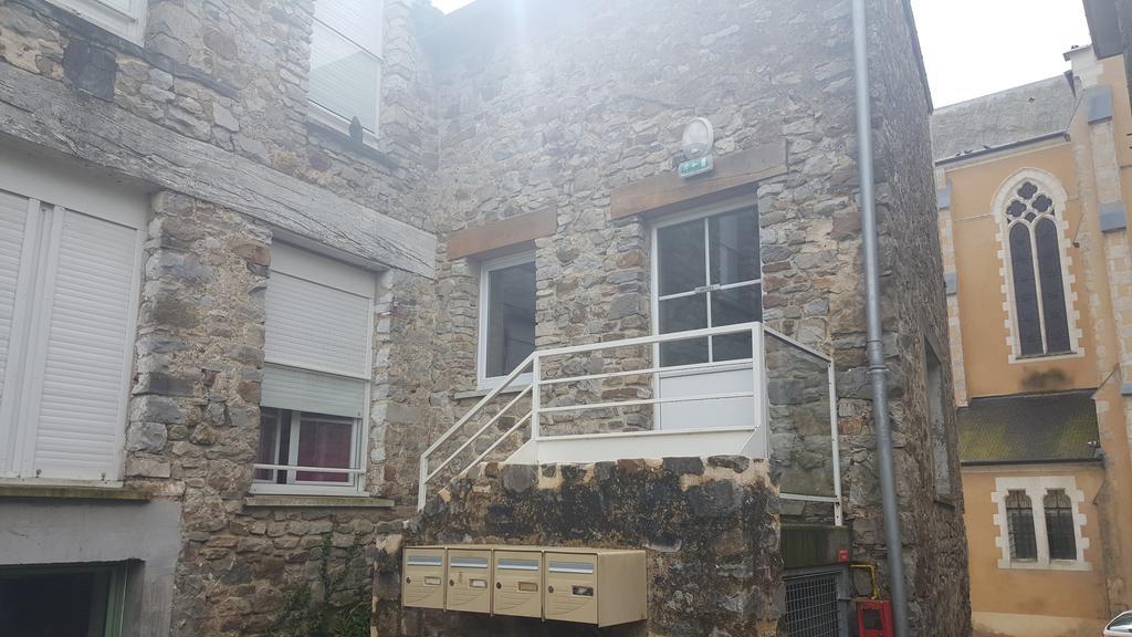 Au Pigeon Blanc Hotel Andouillé Exterior foto